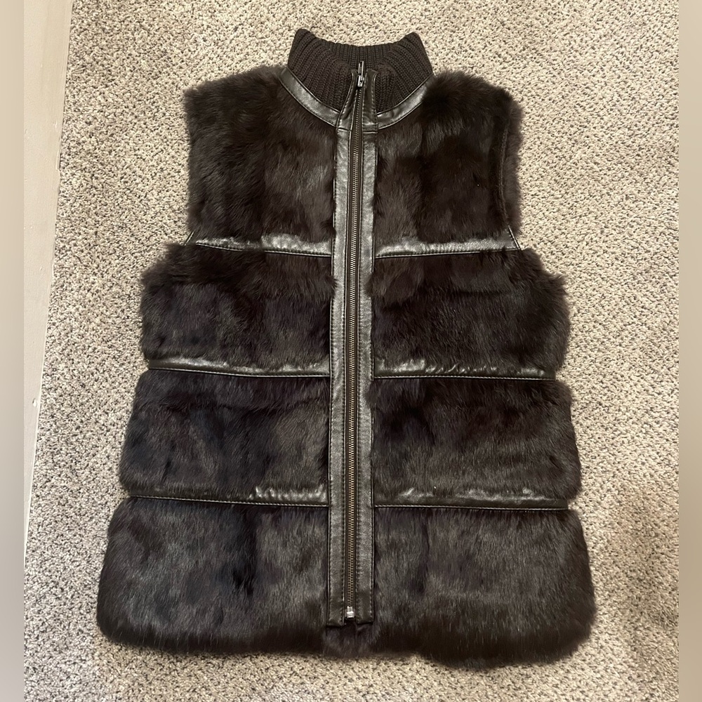 Votre Nom Collection Brown Rabbit
Angora Lamb Nappa Vest Women’s Size Small